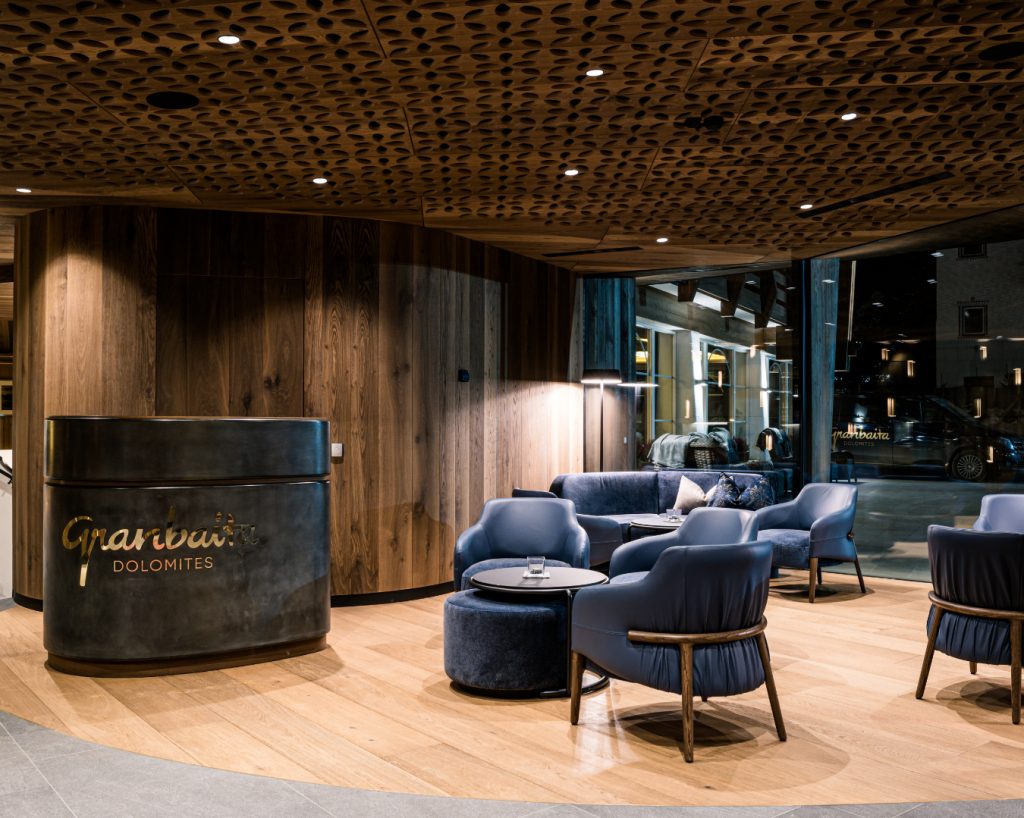 Trench lounge at Granbaita Hotel