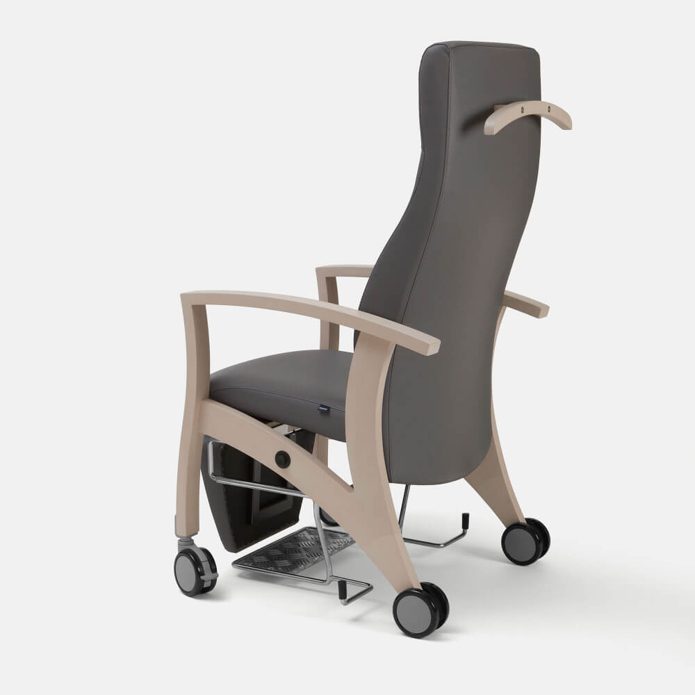 The Theorema 45-64/3GP armchair with legrest
